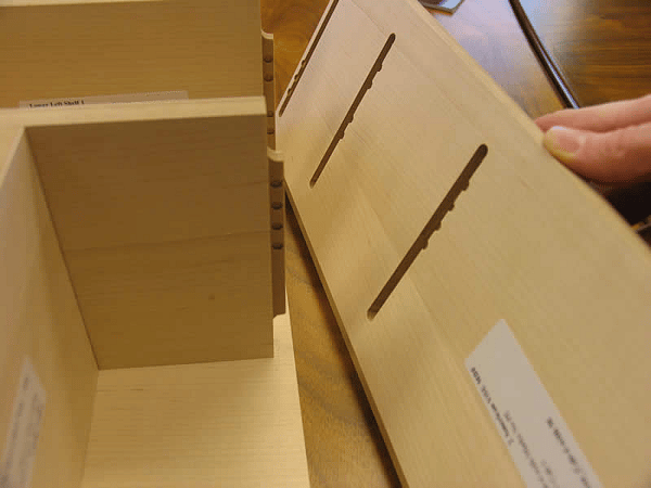 Assembly marks are totally hidden when the cabinet is put together. Assembly marks are totally hidden when the cabinet is put together.