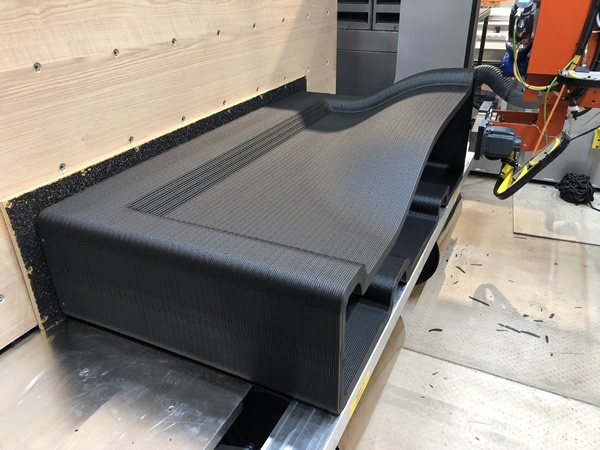 Vertical Layer Printing on a Thermwood LSAM